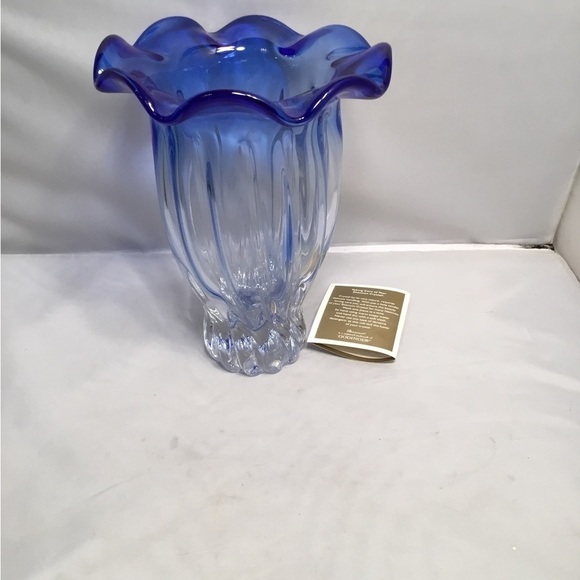 SHANNON NWT FREEFORM CRYSTAL COLLECTION SCALLOPS VASE - Picture 2 of 7